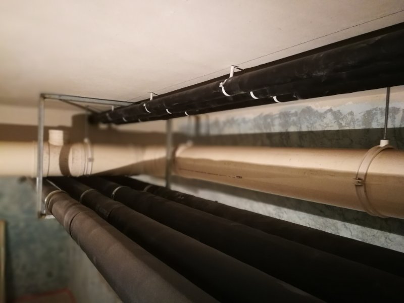 天逸海灣別墅地源熱泵管道施工效果圖 天逸海灣別墅地源熱泵管道施工效果圖