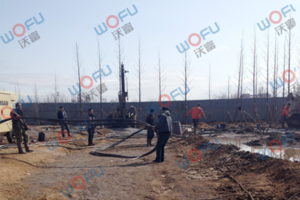 地源熱泵施工現(xiàn)場(chǎng) 地源熱泵施工現(xiàn)場(chǎng)