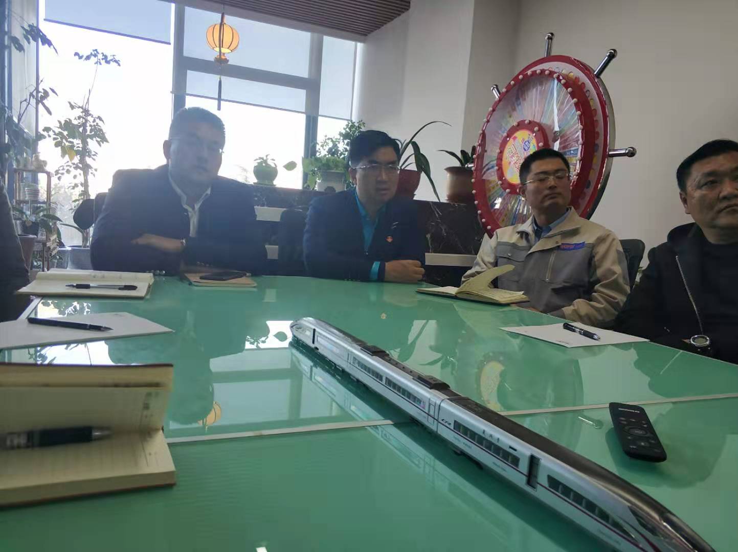 康高特水滑石參觀沃富地源熱泵空調公司 康高特水滑石參觀沃富地源熱泵空調公司