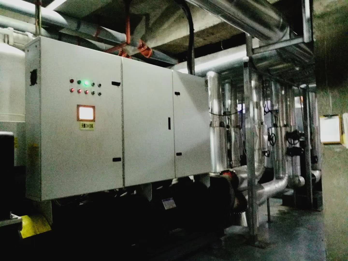 地源熱泵機房 地源熱泵機房